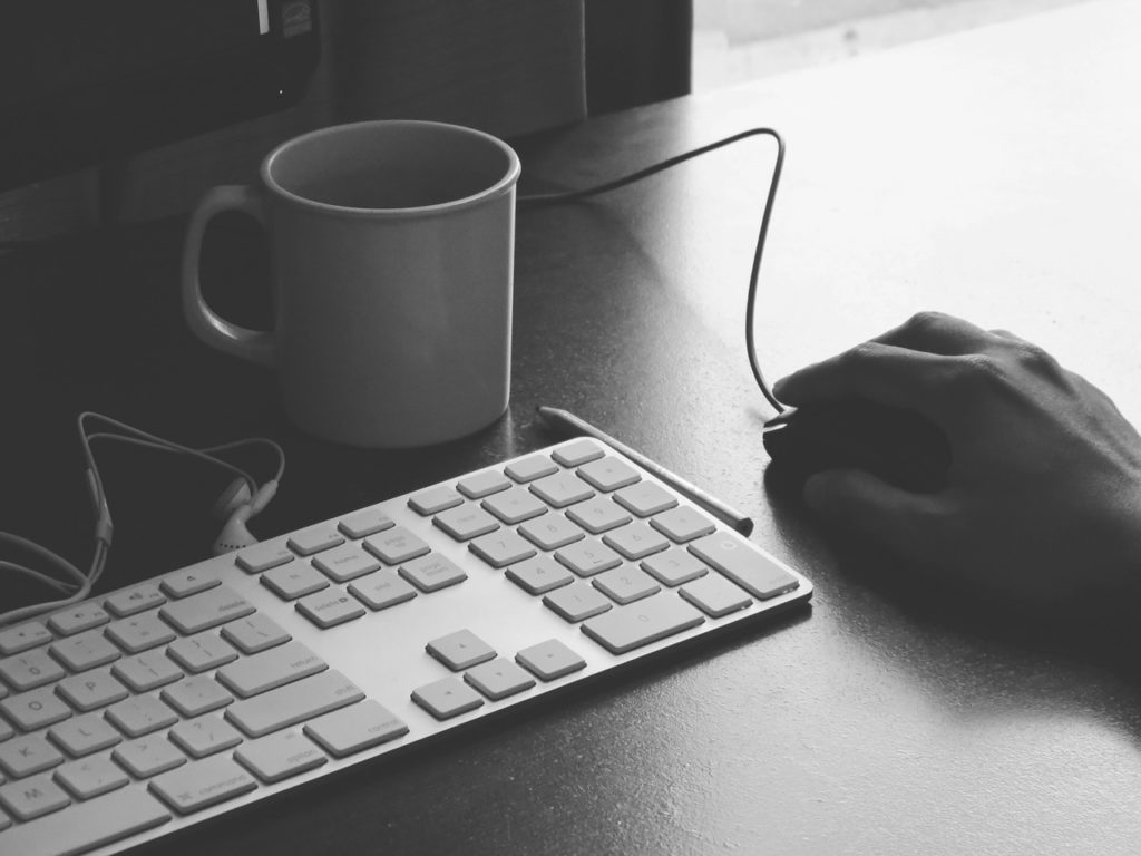 office, keyboard, desk-381228.jpg